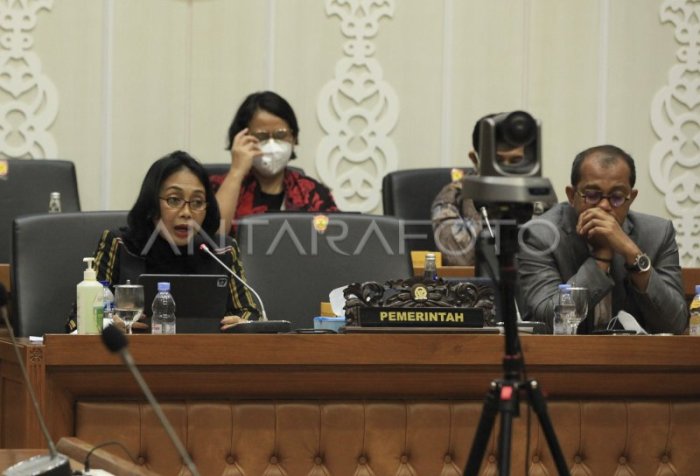 DPR Bahas RUU Kontroversial, Publik Beri Reaksi Beragam