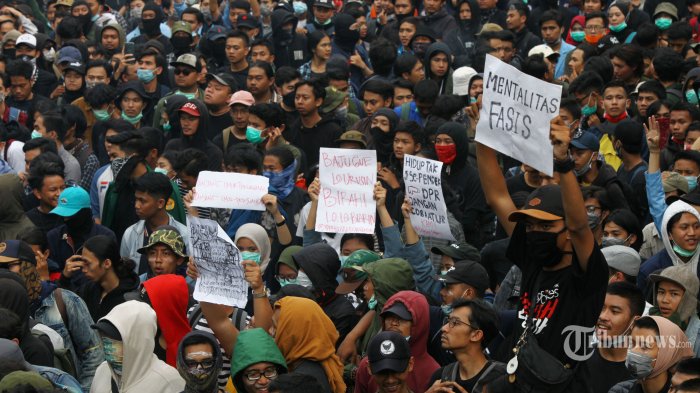DPR Bahas RUU Kontroversial, Publik Beri Reaksi Beragam