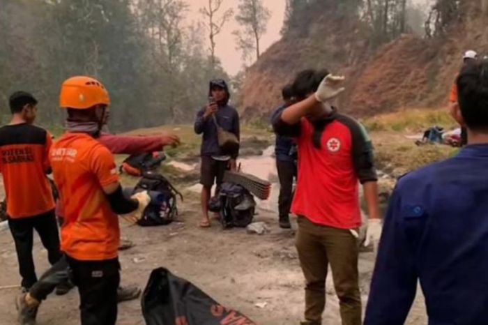 Penjuru.co.id - Pendaki Meninggal di Gunung Rinjani, Proses Evakuasi ...