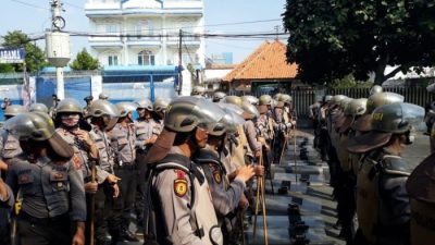 Garda Nasional Bentrok dengan Massa Pro-Imigran di LA