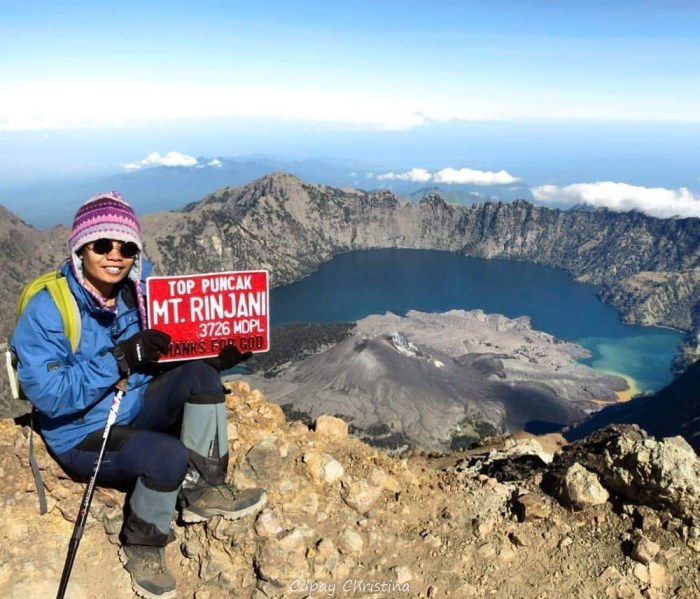 BERBAGI PENGALAMAN MENDAKI RINJANI DAN TURUN VIA JALUR TOREAN Dari Brasil ke Rinjani, Inilah Kiprah Juliana Marins di Dunia Pendakian
