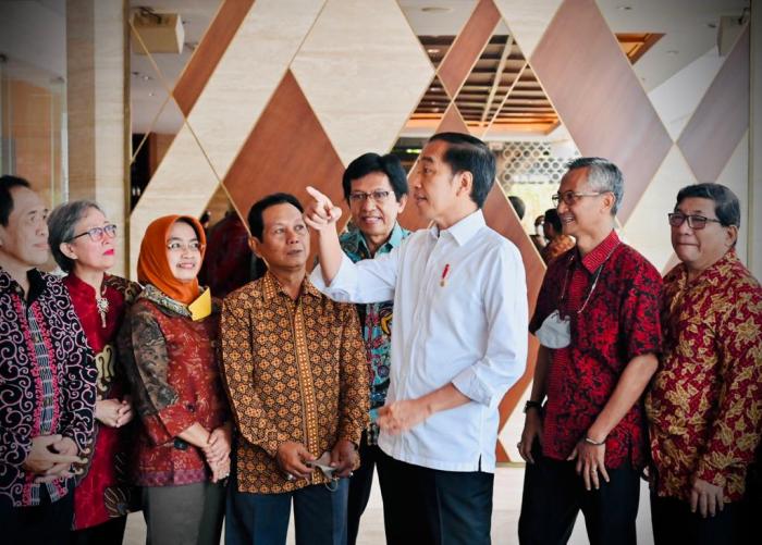 Reuni dengan Teman Kuliah di UGM, Cara Jokowi Patahkan Isu Ijazah Palsu