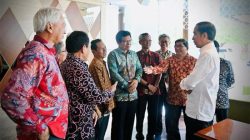 Kunjungi Reuni Fakultas Kehutanan UGM, Jokowi Tampil Santai Bersama Iriana