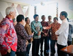 Kunjungi Reuni Fakultas Kehutanan UGM, Jokowi Tampil Santai Bersama Iriana