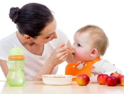 Makanan Pendamping ASI yang Wajib Dihindari untuk Bayi