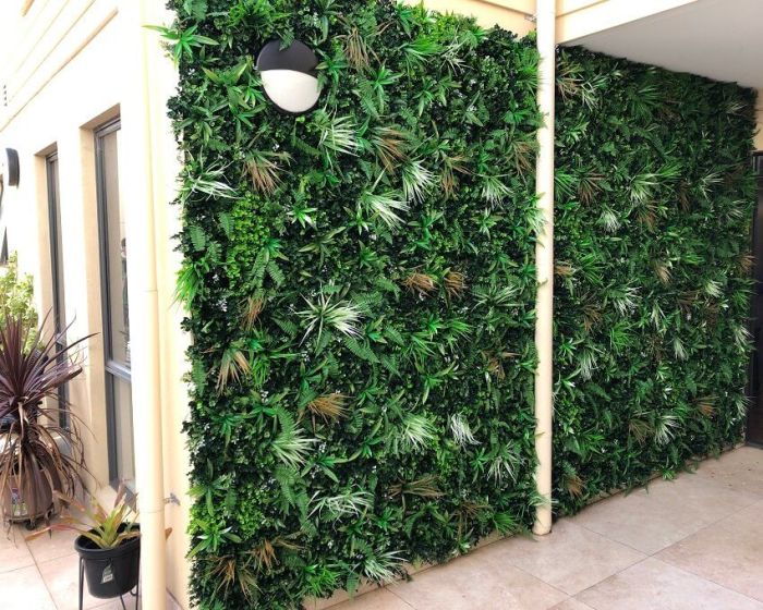 Konsep Kekinian Vertical Garden Hemat Ruang - Jasa Arsitek Desain Rumah ... Konsep Vertical Garden di Apartemen Kekinian