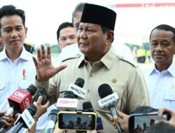 Prabowo Rapat dengan Menteri di Kertanegara, Bahas MBG dan Migas Minggu Malam