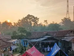 Rentetan Gempa Mengguncang, Warga Bogor Mengungsi ke Tenda Darurat