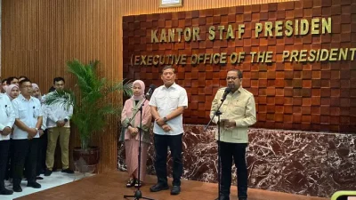 Tangis AM Putranto Warnai Serah Terima Jabatan Kepala Staf Kepresidenan ke Muhammad Qodari