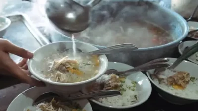 6 Bumbu Soto Daging Sapi Bening Solo dengan Kuah Jernih yang Menggugah Selera