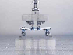 Pameran Video Uji Tekan iPhone Air Tahan Beban 59 Kg Tanpa Bengkok