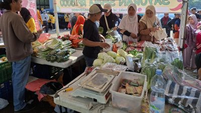 HUT ke-80 TNI, Ribuan Masyarakat Serbu Kodiklat Serpong Tangsel untuk Sembako Murah