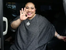 Nunung Menerima Hadiah Rumah Saat Berjuang Melawan Kanker dan Tinggal di Kosan