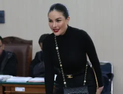 Nikita Mirzani Menjelang Sidang Tuntutan Jaksa: Mau 100 Tahun atau 8 Tahun Terserah Dia
