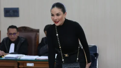 Nikita Mirzani Menjelang Sidang Tuntutan Jaksa: Mau 100 Tahun atau 8 Tahun Terserah Dia