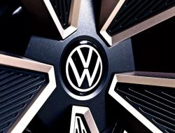 Pecat Ratusan Karyawan, Produksi Volkswagen Terimbas Langsung