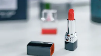 3 Kunci Memilih Warna Lipstik yang Tepat Berdasarkan Undertone