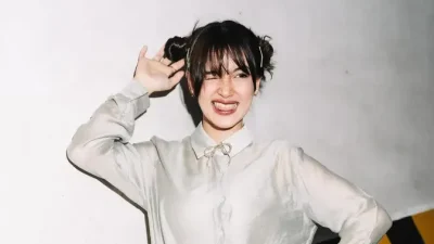 Prinsa Mandagie Klarifikasi Terkait Persamaan dengan Vokalis The Temper Trap