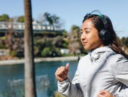 Rekomendasi Earbuds dan Headset untuk Olahraga dan Aktivitas Komuter