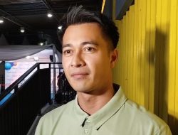 Eza Gionino Menangis Temui Anak dan Istri di Medan, Usahakan Rujuk Meski Sidang Berlanjut