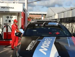 Mobil M5 Resmi Sebagai Mobil Keamanan MotoGP Mengisi Pertamax Turbo di Mandalika