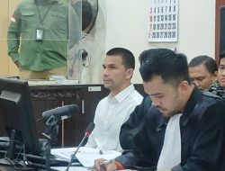 Jonathan Frizzy Dapat Dukungan Ririn Dwi Ariyanti dan Keluarga Menanti Vonis di Penjara