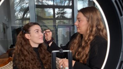 Laporan dari Polandia: Dampak Influencer Sebagai Suara Skincare dan Kosmetik Tanpa Gelar Duta