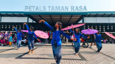 Ribuan Pengunjung Memeriahkan Petals Urban Market Keempat di Sentra Kuliner Taman Rasa