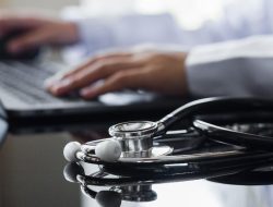 Wamenkes Ajak IDI Sebar Dokter yang Menumpuk di DKI dan Bandung