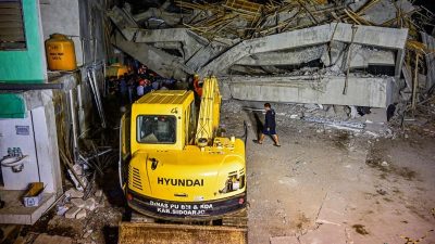 Bahaya Penggunaan Alat Berat dalam Evakuasi Korban Ponpes Ambruk Menurut Basarnas