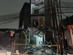 Polisi Tidak Menemukan Bom di Gedung Farmasi Tangsel yang Terbakar