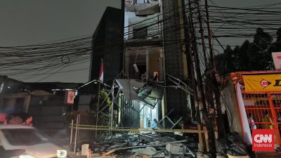 Polisi Tidak Menemukan Bom di Gedung Farmasi Tangsel yang Terbakar