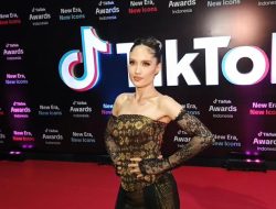Cinta Laura Bersinar di Ajang TikTok Awards Indonesia 2025