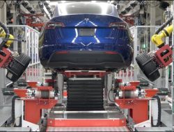 Setop Penggunaan Suku Cadang China oleh Tesla dan GM di Amerika