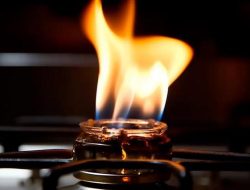 8 Trik Mengatur Api Kompor agar Api Biru, Memasak Merata dan Hemat Waktu