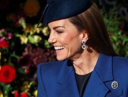 Kode di Balik Pakaian Serba Biru Kate Middleton Saat Lawatan ke Jerman