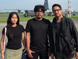 6 Potret Muthia Nadhira Istri Ferry Irwandi Sebagai Relawan Banjir di Sumatera