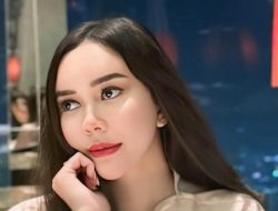 Aura Kasih Kini Sibuk Bertani dan Jadi Peternak Ayam di Subang Setelah Jarang Muncul di TV