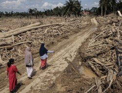 Warga Jalan Kaki ke Aceh Utara Untuk Ambil Sembako Memerlukan Bantuan Medis
