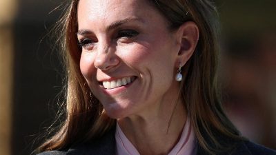 Fashion Item Esensial Kate Middleton 2026, Tampil Elegan dengan mudah