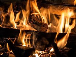 22 Kapal Wisata Terbakar di Pelabuhan Phuket Thailand