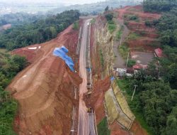 Longsor di Jalur Lingkar Utara Jatigede Kabupaten Sumedang