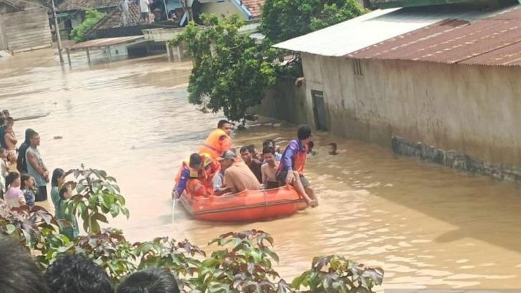 16.156 Rumah Terendam akibat Banjir, 1 Balita Meninggal Dunia