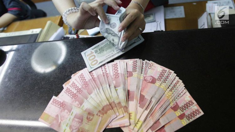 Rupiah Hampir 18000 Terhadap Dolar AS, Sentimen Ini Menjadi Pemicu