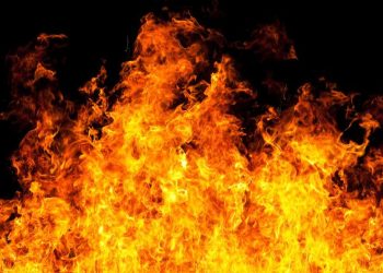 Kebakaran Tiga Lapak Limbah di Jatiuwung Tangerang, Api Masih Menyala