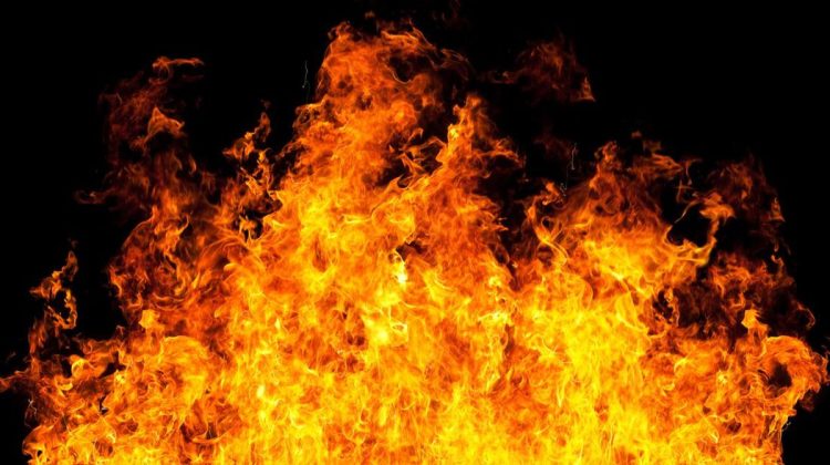 Kebakaran Tiga Lapak Limbah di Jatiuwung Tangerang, Api Masih Menyala
