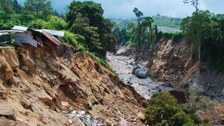 Longsor di Batangtoru Tapanuli Selatan, Ibu dan Anak Tertimbun Hilang