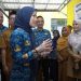 Setahun Zakiyah-Najib, Ribuan Siswa dan Guru Serang Dapat Beasiswa