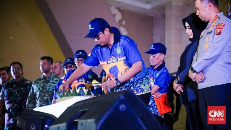 May Day Buruh di Medan dengan Joget dan Pemotongan Tumpeng Bersama Wali Kota