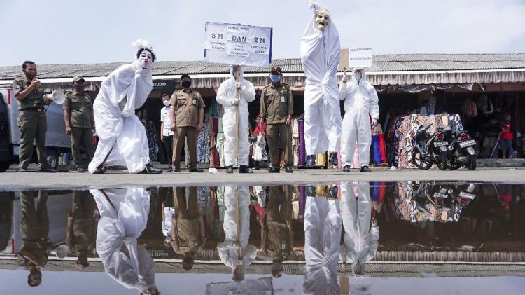 Pocong Jadi-jadian Ditangkap Warga di Tangerang secara Viral